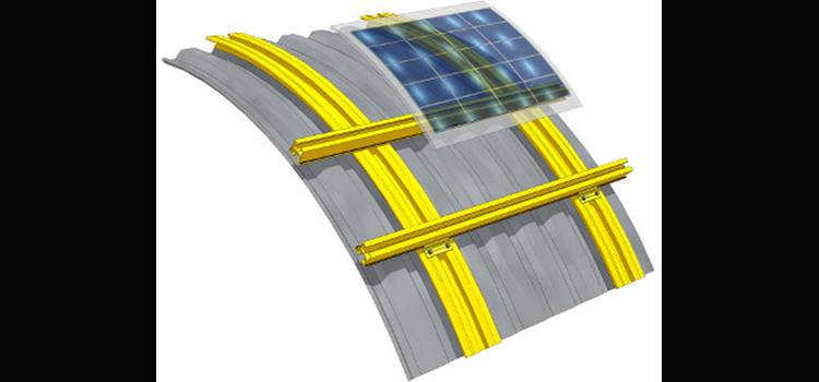 Montaggio-pannello-solare-su-tetto-curvo .jpg