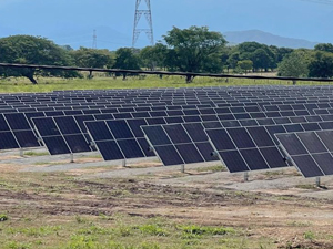 Sistema di inseguimento di pannelli solari da 1,2 MW in Colombia