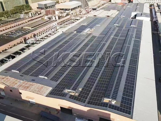 5,8 MW- Impianto solare sul tetto in Cina
